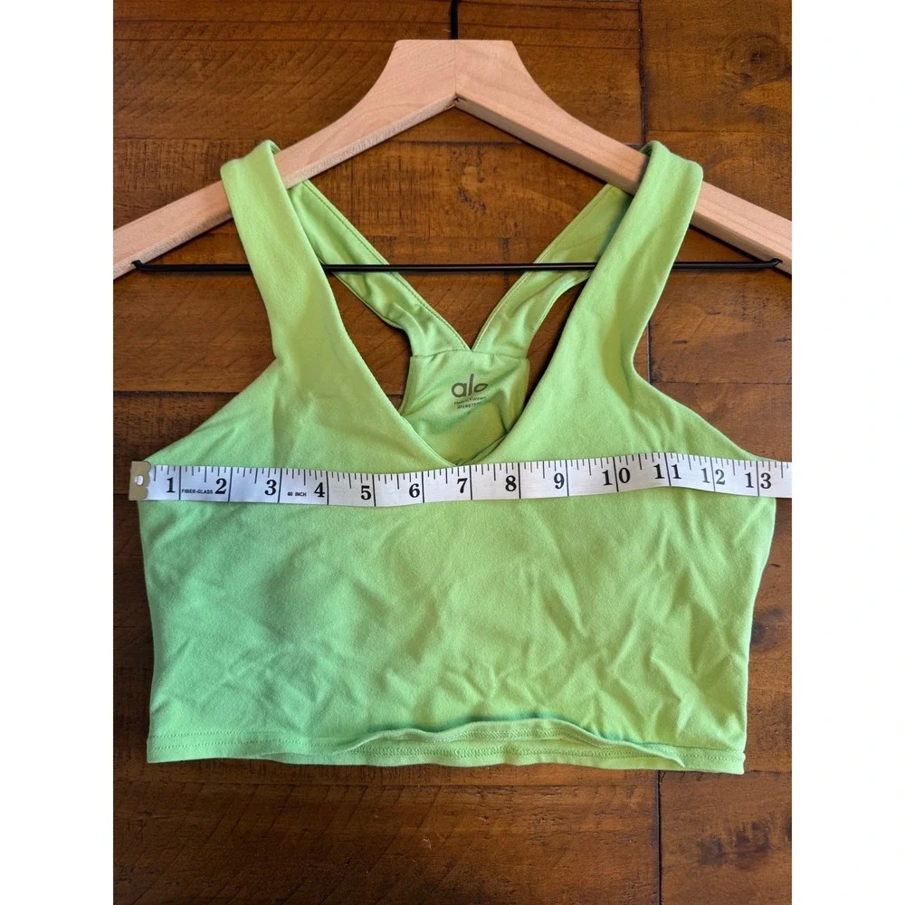 Alo Yoga Airbrush Real Bra Tank Lime Green Nylon Spandex V-Neck Cropped Yoga Top